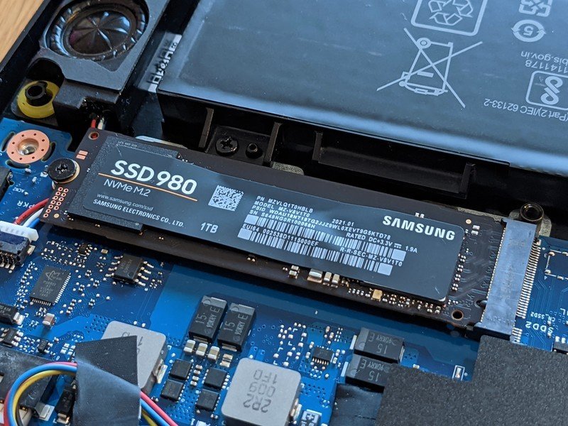 SSD های با کارایی بالا معمولاً به کنترل حرارتی با کارایی بالا نیاز دارند. برای اطمینان از عملکرد پایدار ، 980 از پوشش نیکل برای کمک به مدیریت سطح حرارت کنترل کننده